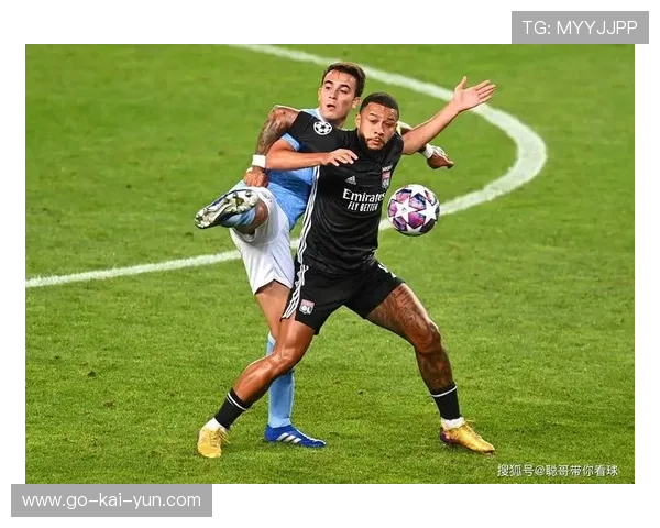 法甲赛季纪录片拍摄：幕后花絮与采访